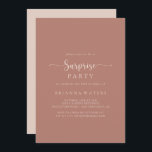 Convites Mínimo Calliografia - Partido Surpresa de Terracot<br><div class="desc">Este convite de festas surpresa minimalista de teracotta é perfeito para um aniversário rústico,  aposentadoria ou qualquer festa surpresa. O design simples e elegante apresenta a tipografia de scripts clássicos e de rico.</div>