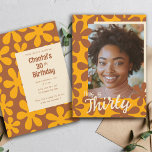Convites Modelo de Fotografia da Flor do Groovy 30 de anive<br><div class="desc">Este design de força floral foi criado usando minha mão esculpida imagens de punho que eu me tornei um padrão floral divertido tons de amarelo e marrom da mostarda para uma verdadeira vibração retrô!</div>