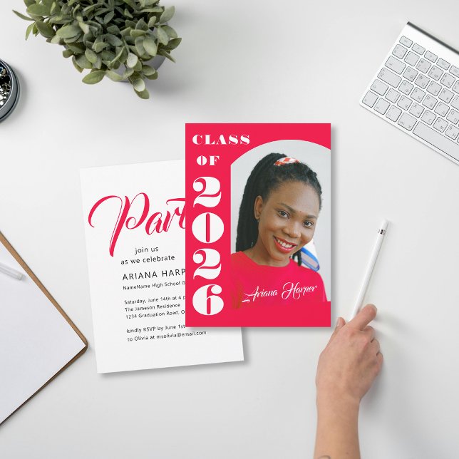 Convites Modern Bold Script Pink Graduation Party (Criador carregado)