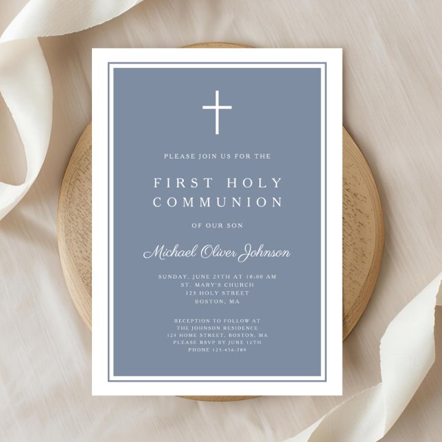 Convites Modern Dusty Blue Cross Boy Primeira Comunhão Sagr (Modern Dusty Blue Cross Boy First Holy Communion Invitation)