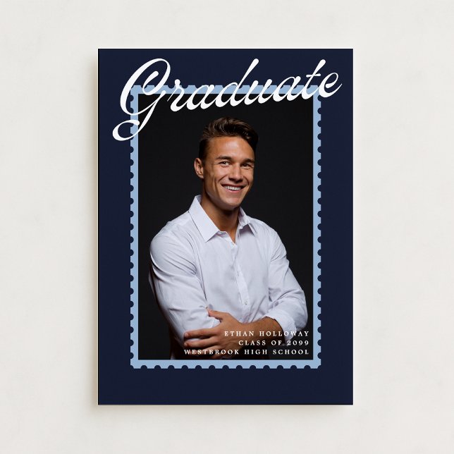 Convites Modern Navy Stamp Graduation Announcement (Criador carregado)