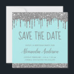 Convites Modern Silver Teal Glitter Sweet 16 Salve a data<br><div class="desc">Silver de luxo e Teal Aqua Blue Sparkly Drivendo Glitter Doce Dezesseis - Festa de aniversário de 16 Raparigas Salvem o Convite de Encontro. Este convite feminino é perfeito para a Festa de aniversário Sparkle Glitter Sweet 16ª,  que procura celebrar na Rosa Rosa Rosa Rosa Rosa Dourada.</div>