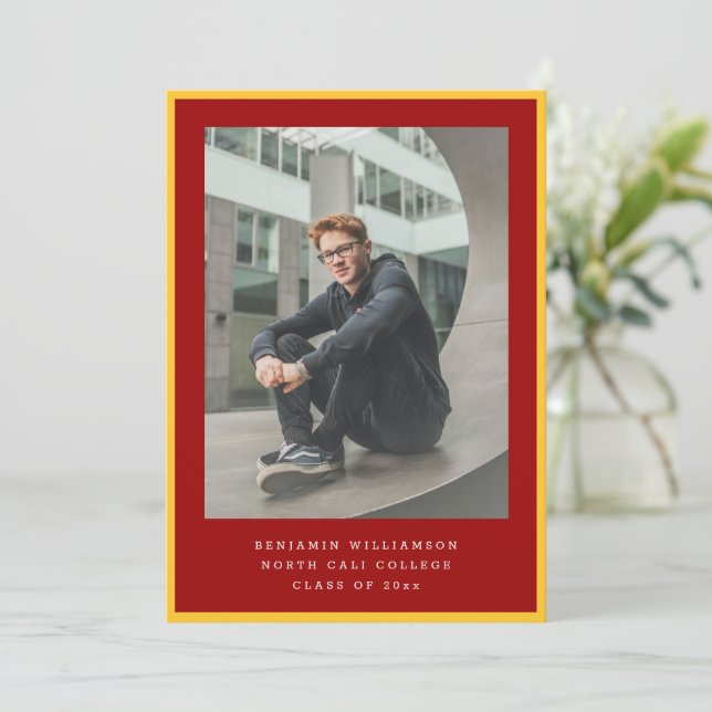 Convites Modern Two Photo Red and Yellow Graduation Party (Em pé/Frente)