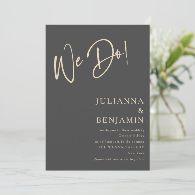 Convites Modern We Do Elegant Charcoal Black Beige Wedding (Em pé/Frente)