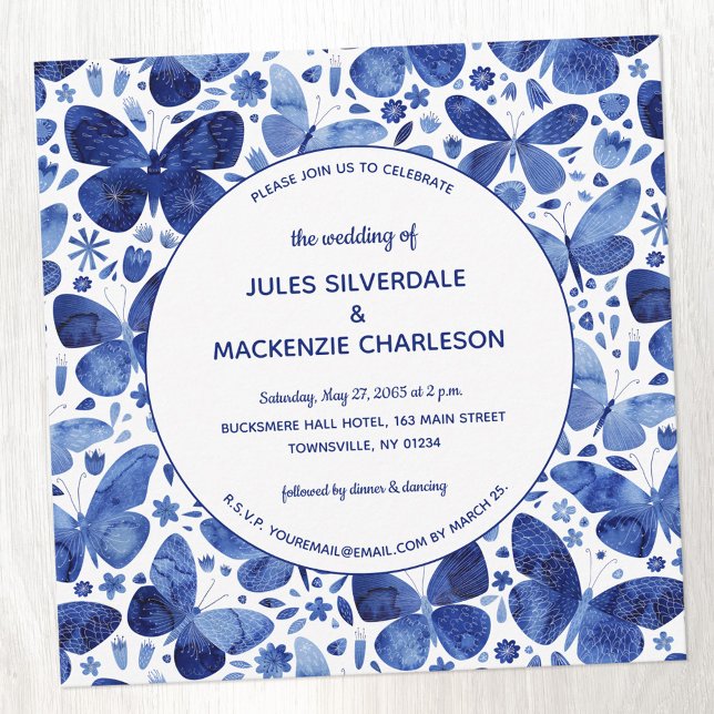 Convites Moderna Borboleta Aquarela Indigo Blue Casamento (Blue and white watercolor butterfly pattern square wedding invitation)