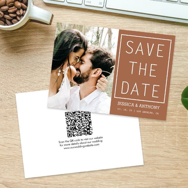 Convites Moderno Terracotta Salve a Data Foto Código QR (The QR code makes it easy for guests to visit your website for more details about your wedding.)