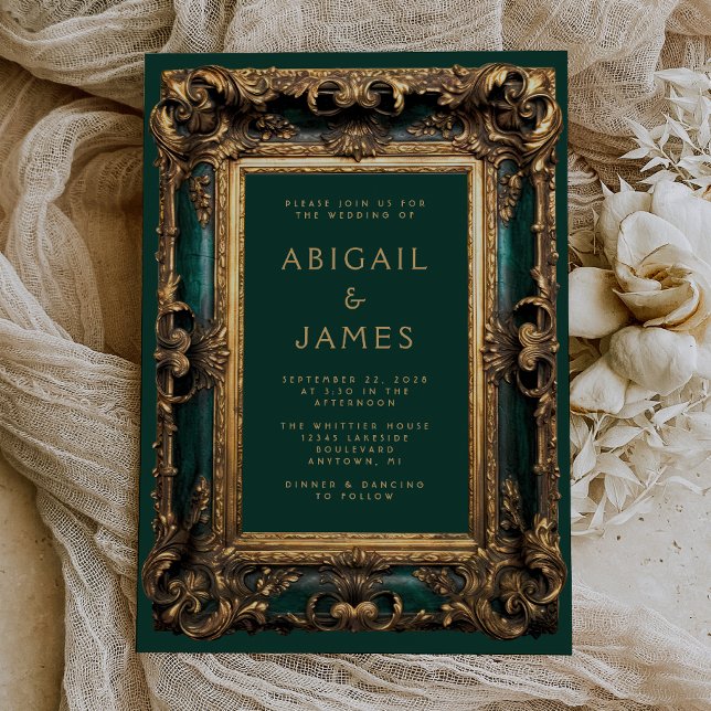 Convites Moldura Ornamentada Vintage Esmeralda Verde Dourad (An ideal choice for a vintage emerald green and gold themed wedding.)