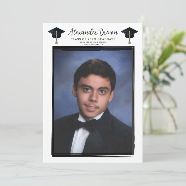 Convites Moldura Preta de Foto Moderna com Capelo de Format (Em pé/Frente)