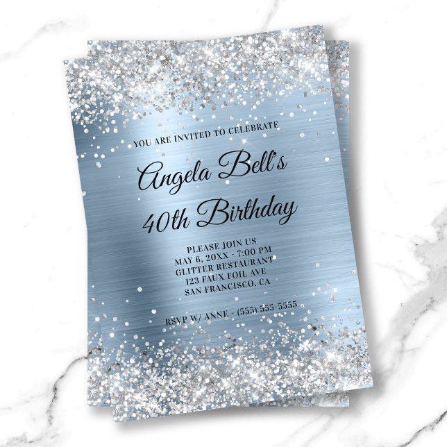 Convites Monograma de Folha de Prata Brilhante Brilhante Az (Faux Shiny Silver Glitter Pale Blue Foil Monogram Invitation)