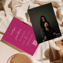 Convites Monograma Rosa Brilhante com Script Moderno Código