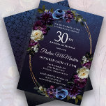 Convites Moody Purple Flowers - aniversário de 30 anos<br><div class="desc">Rosas roxas escuras e sofisticadas e temperadas e flores silvestres criam um design floral chic. Pop de branco e azul acrescentam interesse visual e profundidade. Berries e frutas acrescentam à design de enxofre. Juntos, eles decoram um elegante quadro de ouro oval multifita. O convite de volta tem um sutil padrão...</div>