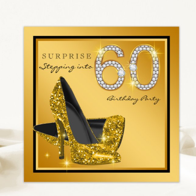 Convites Mulher Dourada negra Surpresa 60ª Festa de anivers (Elegant black gold glitter high heel shoe 60th birthday invitation with pretty gold diamond numbers.)