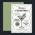 Convites Na moda Martini Convida Qualquer Idade Aniversário<br><div class="desc">Defina o tom para o seu aniversário de marcos com convites para na moda martini. Ideal para qualquer celebração. Compre agora e uau seus hóspedes!</div>