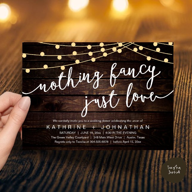 Convites Nada de Luxo, Apenas Amor, Jantar de Recepção de C (Nothing Fancy, Just Love, Wedding Reception Dinner Invitation Card String Lights Brown Wood)