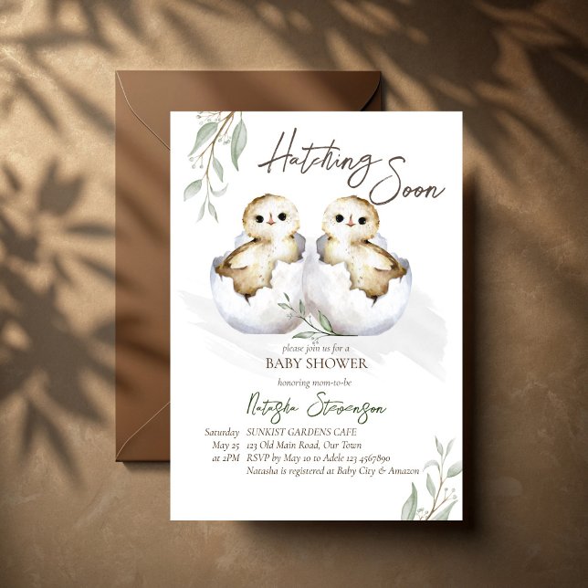 Convites Nascendo em breve pequeno pássaro dentro do ovo ch (Hatching soon two little birds inside egg twins baby shower invitation cards template)
