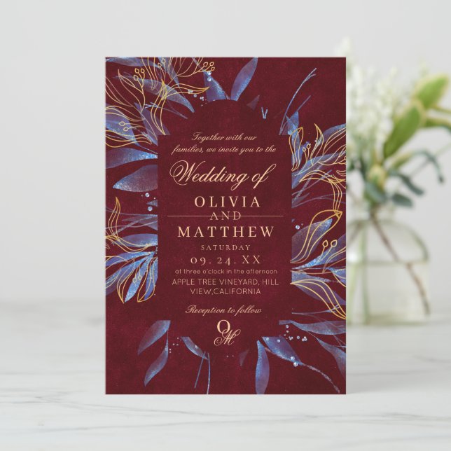Convites Navy & Burgundy Classic Monogram Wedding (Em pé/Frente)