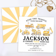 No local de construção, caminhões, aniversário