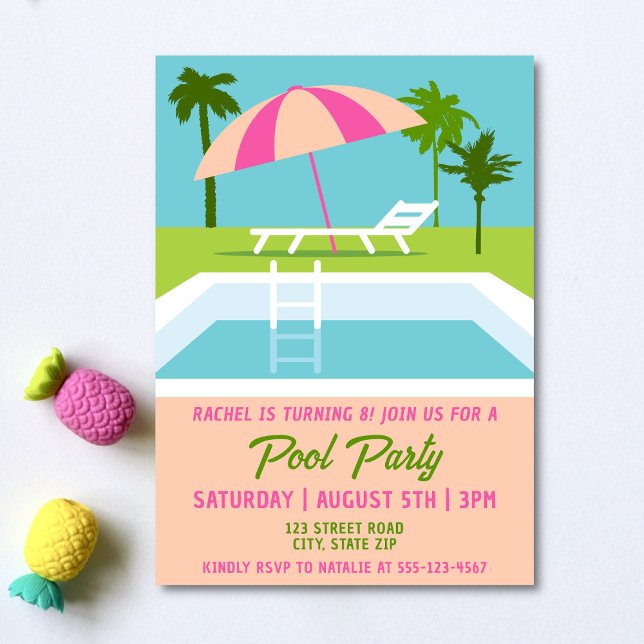 Convites Noivado de piscina Tropical Nadando Piscinas (Pool party birthday invitation on a light background with pineapple accessories. )