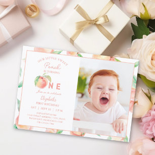 Convites Nosso Pêssego Doce É Uma Foto De Bebê De Aniversár