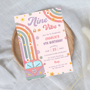 Convites Nove é um Vibe Groovy Retro Daisy 9º aniversário
