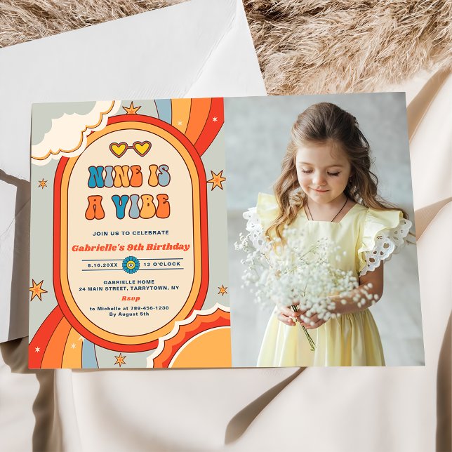 Convites Nove é um Vibe Groovy Retro Rainbow 9º Aniversário (Criador carregado)