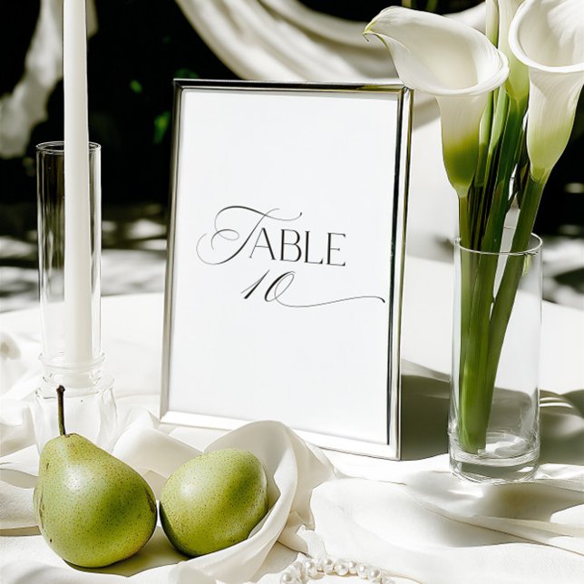 Convites Número de Mesa em Caligrafia Moderna Clássica Bran (This design is not editable. All table numbers can be found in the collection on this page.)