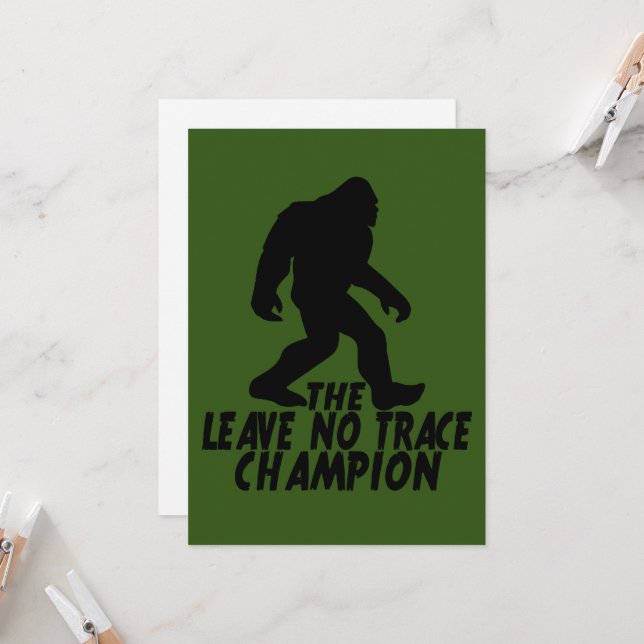 Convites O Campeão do Leave No Trace Divertido Bigfoot (Frente/Verso In Situ)