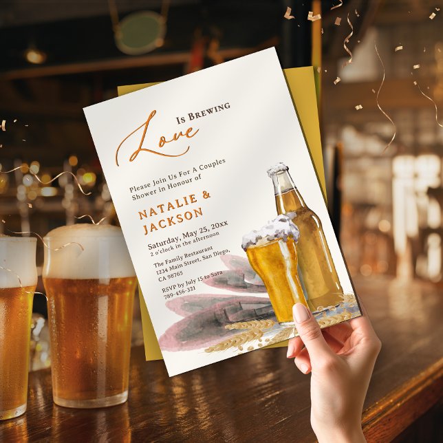Convites O Elegante Script Love é o Chá de Criação de Casai (Elegant Script Love is Brewing Couples Shower Invitation)