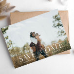 Convites O script H Modern 2 Foto Salva a Data<br><div class="desc">Coloque seus hóspedes no humor para o seu casamento com a sua & chic moderna O Script H Modern 2 Duas Foto e caligrafia salve o convite de data. horizontal / paisagem na orientação.</div>