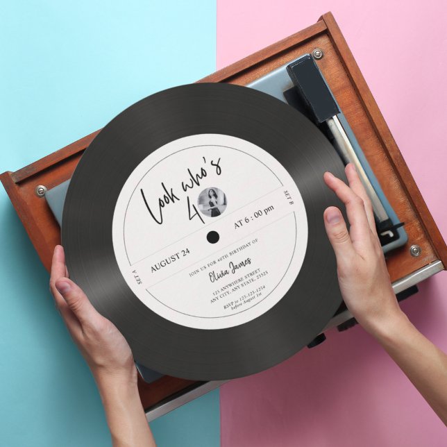 Convites Olhar para o disco de vinil retrô quem está com 40 (Criador carregado)
