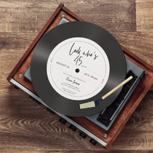 Convites Olhar para o disco de vinil retrô quem está fazend