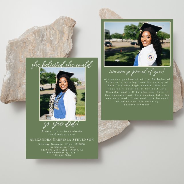 Convites Olive Green Simple 2 Photo Script Graduation (Criador carregado)
