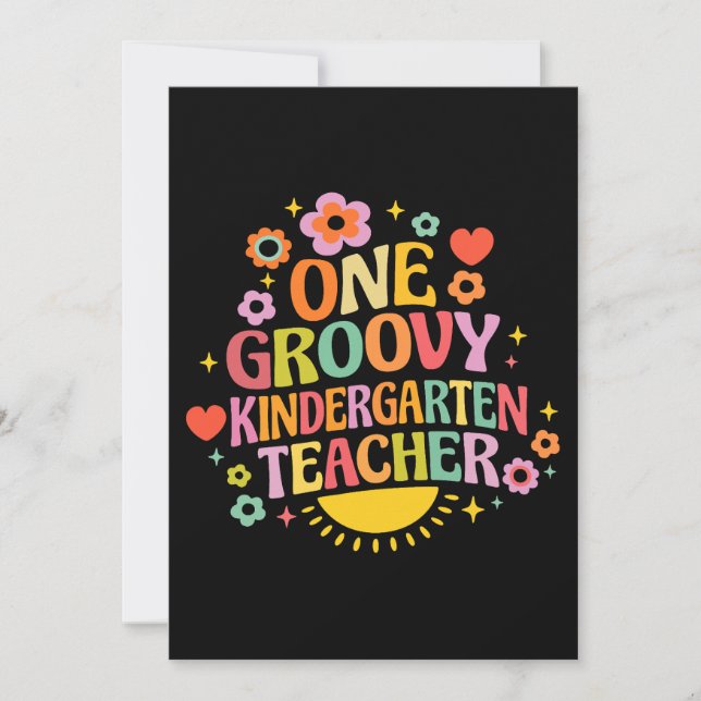 Convites One groovy kindergarten teacher (Frente)