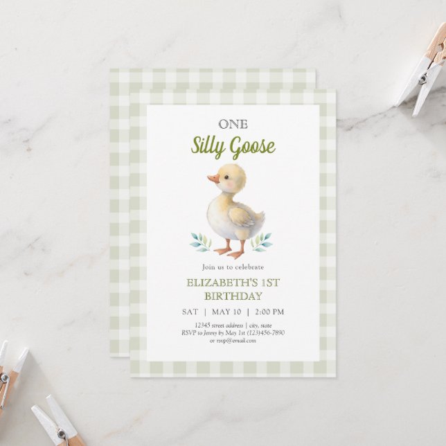 Convites One Silly Goose Green Gingham Baby First Birthday (Frente/Verso In Situ)