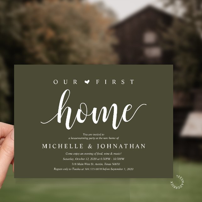 Convites Our First Home Modern Rustic Housewarming party (Our First Home Housewarming party Invitation Card in Olive Green)