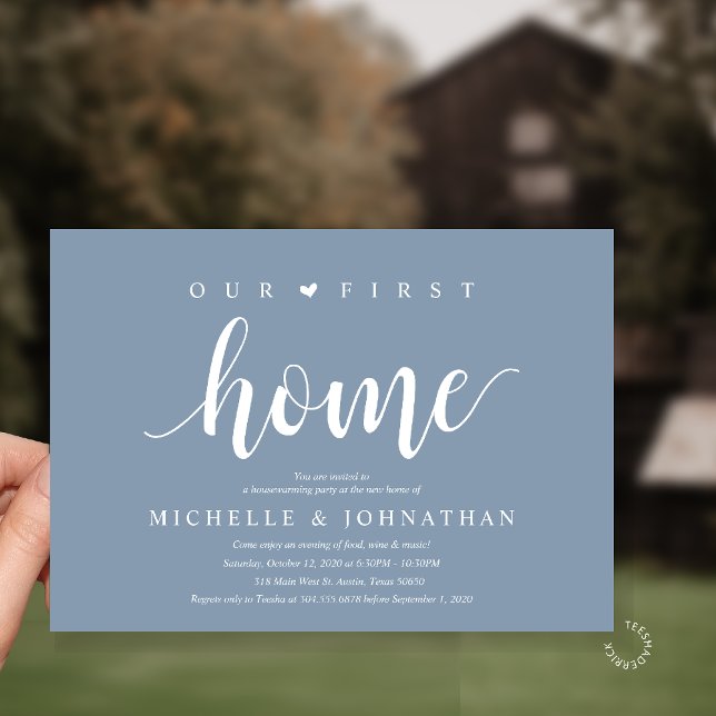 Convites Our First Home Modern Rustic Housewarming party (Our First Home Housewarming party Invitation Card in Dusty Blue)