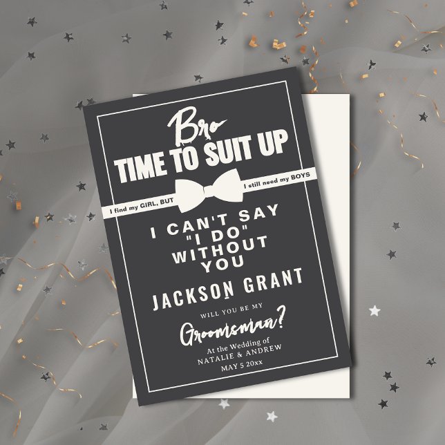 Convites Padrinho de casamento Simples de Tuxedo Preto e Br (Simple Black & White Tuxedo Suit Up Groomsman Invitation)