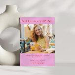 Convites Partido aniversário de 30 anos da Surpresa de Foto<br><div class="desc">Convide amigos e família para uma festa de aniversário surpresa com convite de aniversário rosa e vermelho simples e moderno,  com uma foto do convidado honrado. Todo o texto é editável para que este convite possa ser usado para uma festa em qualquer idade.</div>