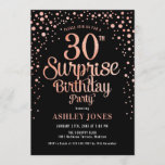 Convites Partido aniversário de 30 anos Surpresa - Preto e<br><div class="desc">Convite de festas de aniversário de 30 anos surpresa. Design elegante em preto e brilhante rosa de ouro. Possui fonte de script na moda e confetti. Envie-me uma mensagem se precisar de idade personalizada.</div>