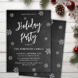 Convites Partido Rustic Chalkboard Snowflake Holiday<br><div class="desc">Rustic Chalkboard Snowflakes Script Black Holiday Party Invances é perfeito para um evento de inverno russo. Apresenta um texto de "Festa Feriada" em um bonito script de pincel escrito à mão em branco sobre fundo preto no quadro. Fácil de personalizar com seu nome e detalhes da festa.</div>