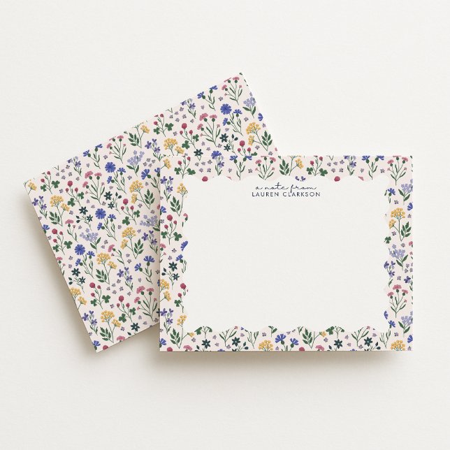 Convites Pastel Meadow Floral Wavy Frame Note Card (Criador carregado)