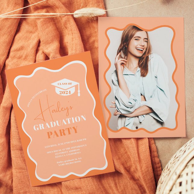 Convites Peach retro wavy frame graduação (Peach retro wavy frame photo graduation invitation)