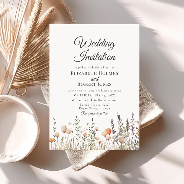 Convites Peach Wildflower Meadow Weditation (Peach Wildflower Meadow Wedding Invitation on neutral boho table with dry flowers.)