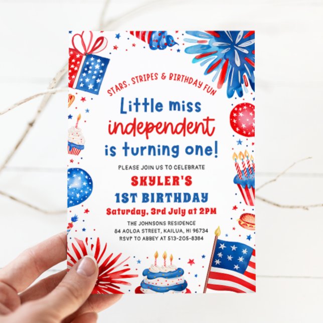 Convites Pequena Miss Independente 4 de julho primeiro aniv (Watercolor Fireworks Patriotic Little Miss Independent 4th of July Girl 1st Birthday Invitation)