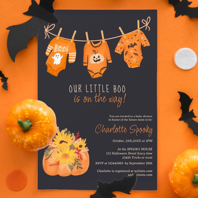 Convites Pequeno chá de fraldas floral bonito do Halloween (Cute floral Halloween little boo baby shower Invitation on dark)