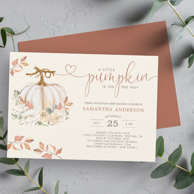 Convites Pequeno Chá de fraldas Floral Russo De Abóbora (A pumpkin baby shower invite is a delightful way to incorporate the fall season to celebrate.)