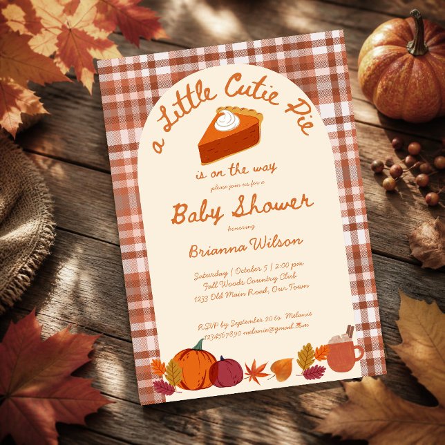 Convites Pequeno doce torta de abóbora outono xadrez chá de (Little cutie pumpkin pie brown fall plaid hand writing baby shower invitation cards template)
