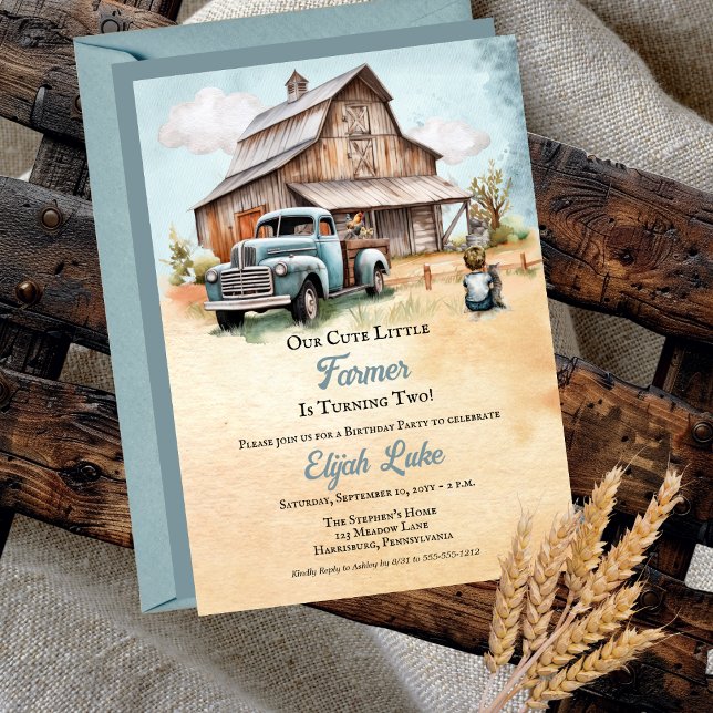 Convites Pequeno Farmário Está Transformando Dois segundos  ("Our Cute Little Farmer Is Turning Two!" Boy 2nd Birthday Party Rustic Truck | Barn Invitation)