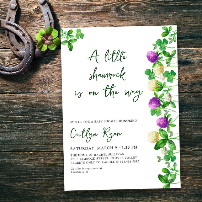 Convites Pequeno Shamrock e Chá de fraldas Neutro de Véu (A little shamrock is on the way - irish themed gender neutral baby shower invitation)