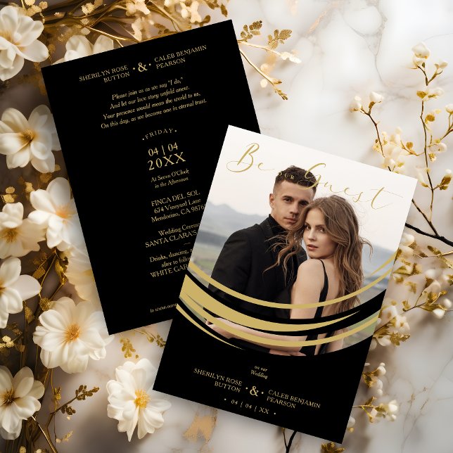 Convites Photo Sophisticated Modern Golden Abstract Shape (Sophisticated Modern Faux Golden Abstract Geometric Shape Photo Wedding Invitation with Envelope.)